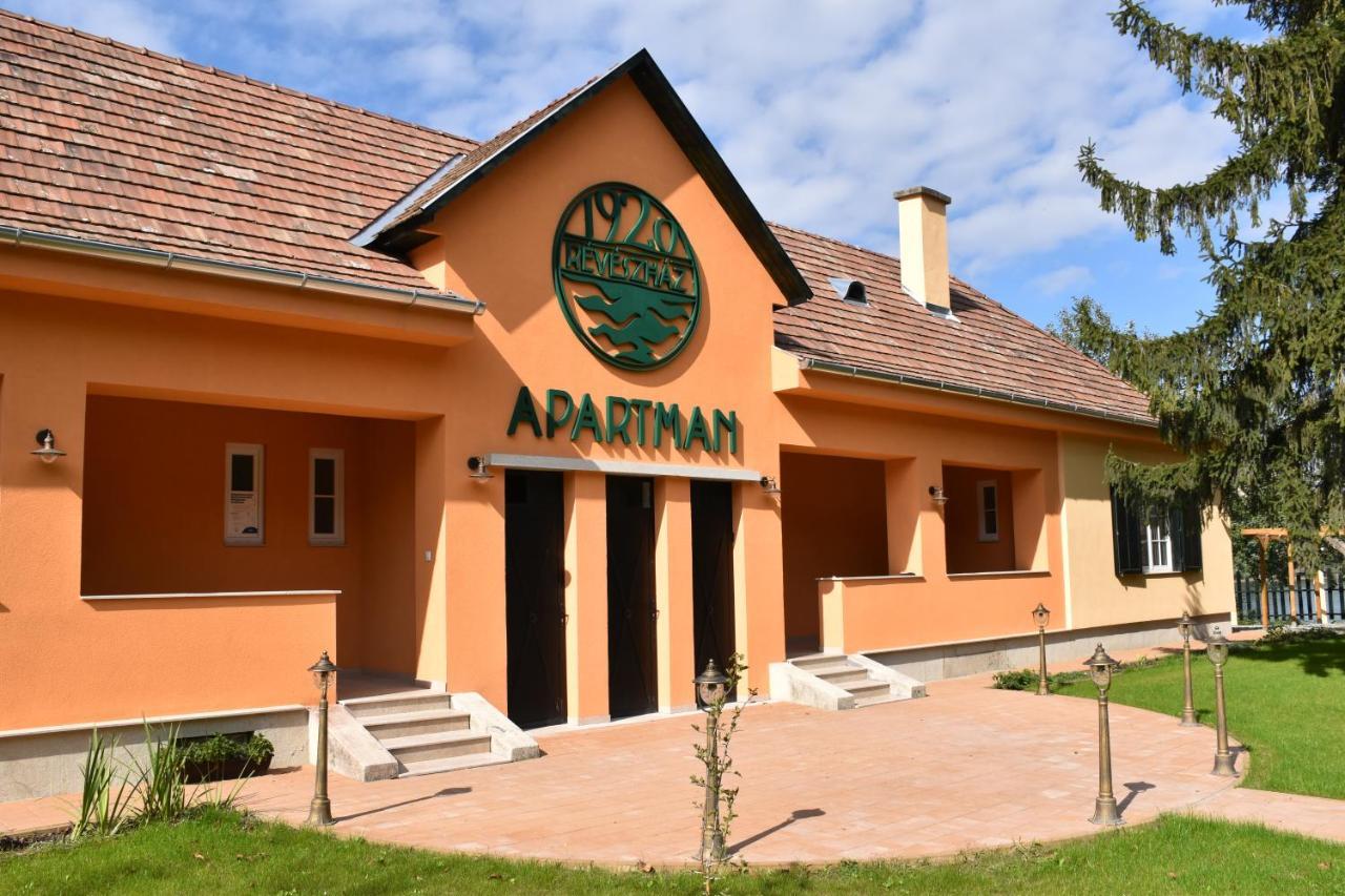 Szazesztendos Reveszhaz Apartman Szigetmonostor Екстериор снимка